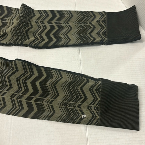 Ladies Lululemon Leggings - Picture 4 of 7